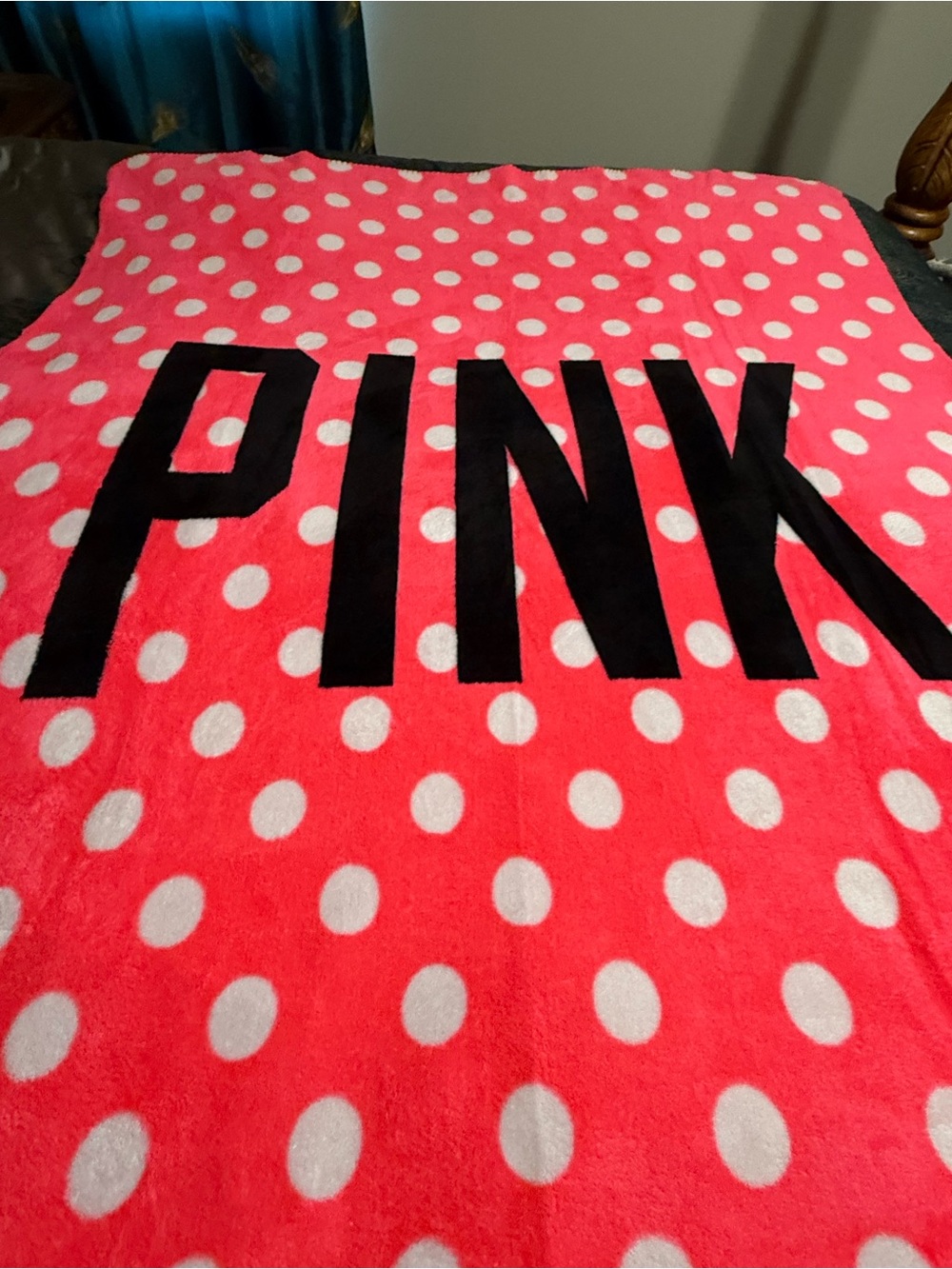 PINK Victoria's Secret Y2K Hot Pink Polka Dot Throw with Black Logo NWOT
